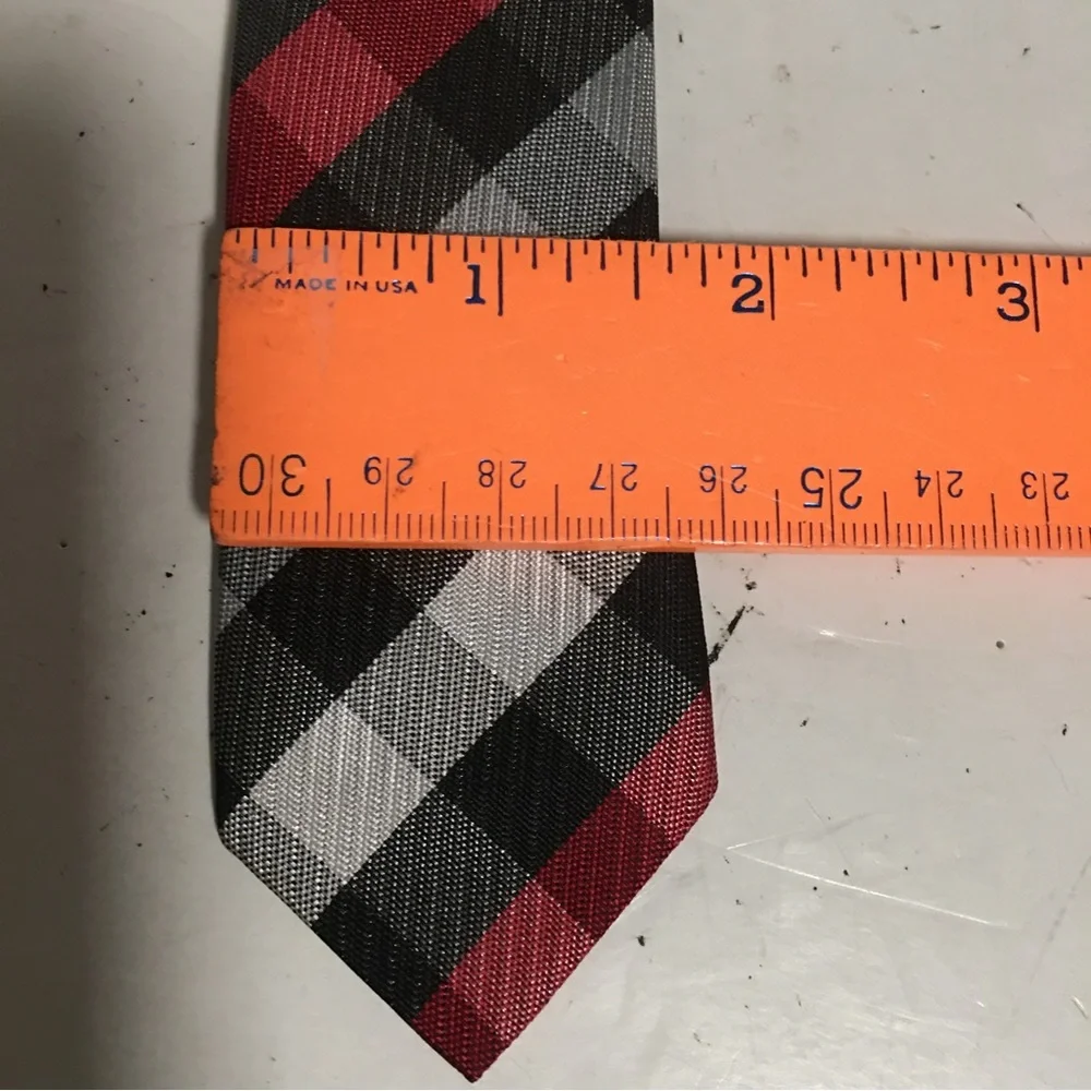 Plaid Clip on Tie Black Red White 15” Long EUC